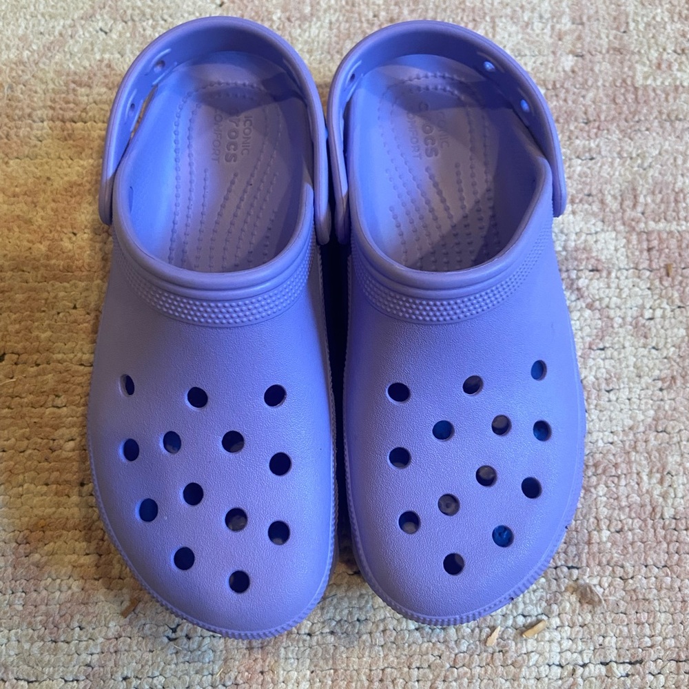 Platform Lavender Crocs size J6